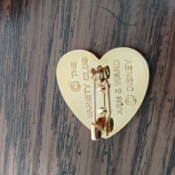 Disney Mickey Mouse Wizard Heart "Arm & Wand" Pin Brooch - Picture 4 of 4